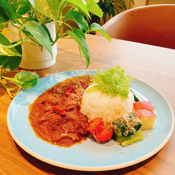 食べ進めるほど辛みが増してくるレッドカレー