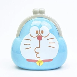 ぽってりフォルムが愛おしい。ドラえもんのがま口バンクが、お部屋の癒しになる