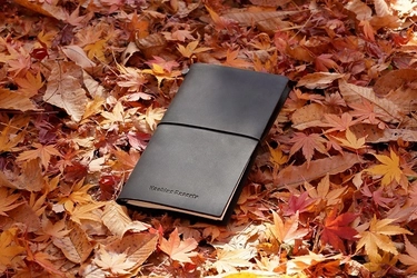 星野リゾート × TRAVELER’S COMPANY 「TRAVELER'S notebook for Hoshino Resorts Guest」発売 