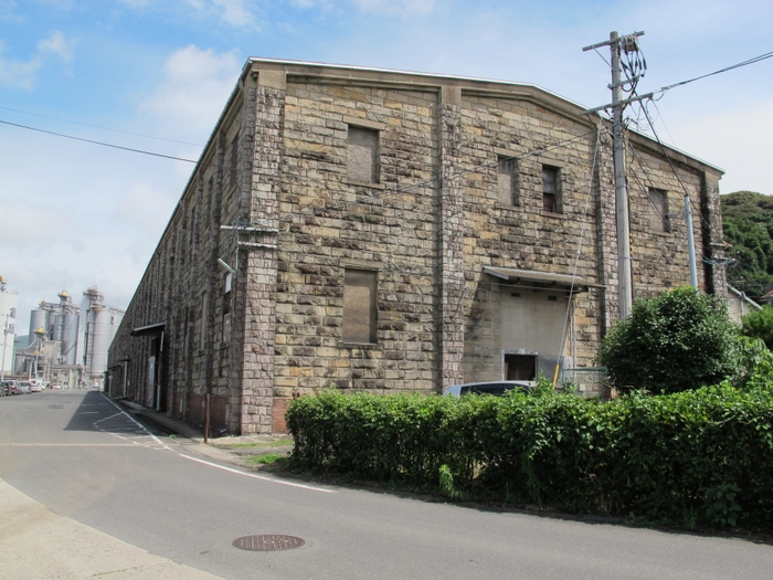 西九州倉庫(株)前畑1号倉庫(旧第五水雷庫)