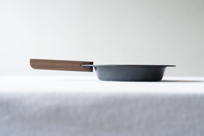 累計8万枚を超えたマルチグリドルの次に、“日常でも使える形”を追求。