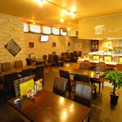 肉刺しジョニー店内