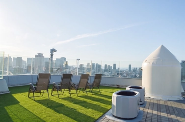 【大阪・天満橋】OMM屋上が開放！ 空を見上げ街を見下ろす貸切空間「sora-to-ma」オープン
