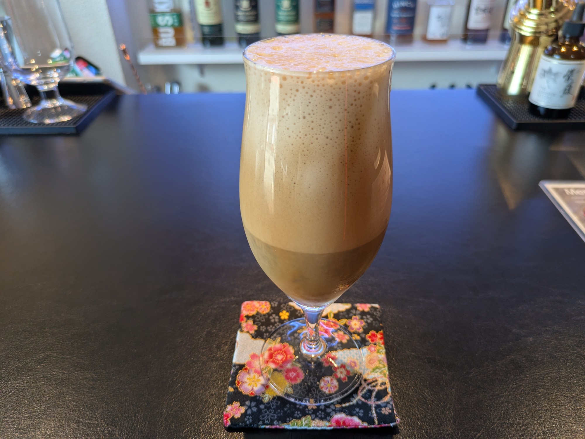 浅草【SNS映え間違いなし。目の前で魅せる“芸術的アイスラテ”が登場】「Tsumugi」オープン！