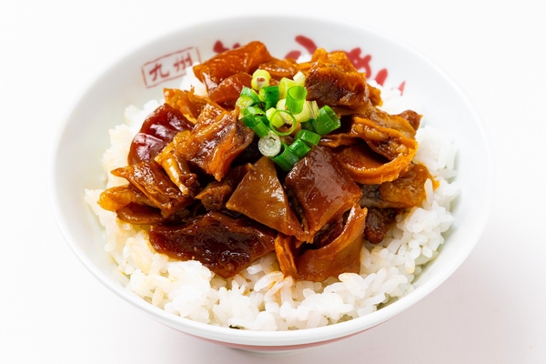       牛すじ丼　標準価格：580円（税込）