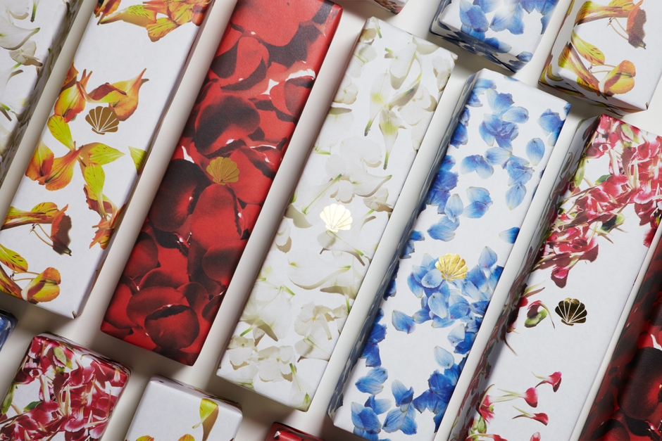 相手に伝えたい想いを花びらで表現したラッピング