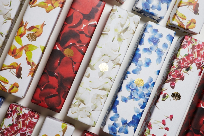 相手に伝えたい想いを花びらで表現したラッピング