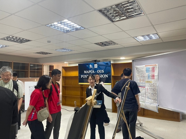 ポスターセッションの模様①