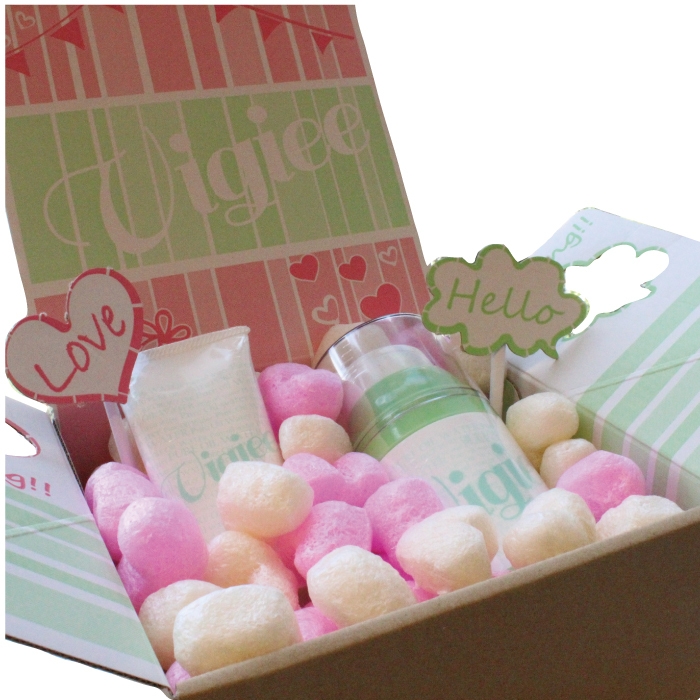 段ボールを開けてサプライズ!ギフトBOX!