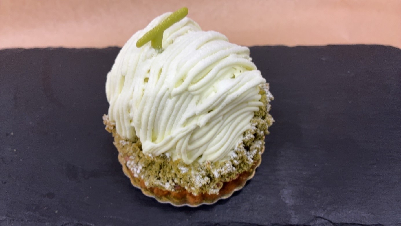 人気洋菓子店と共同開発したオリジナルスイーツを限定販売　農学部生が育てた「近大ICTメロン」を使用