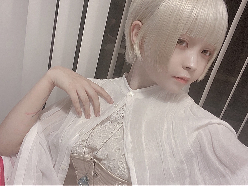 17歳の画家 萌白(mejiro)