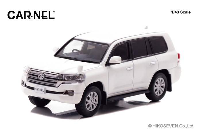 CARNEL 1/43 トヨタ ランドクルーザー AX G selection (URJ202) 2015 White Pearl Crystal Shine:左前