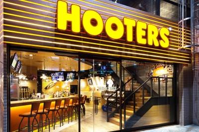 HOOTERS福岡店