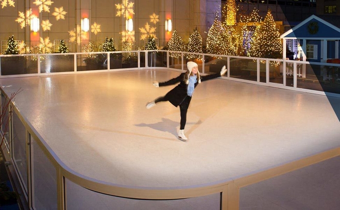 エコなスケートリンクが街角クリスマスに登場!