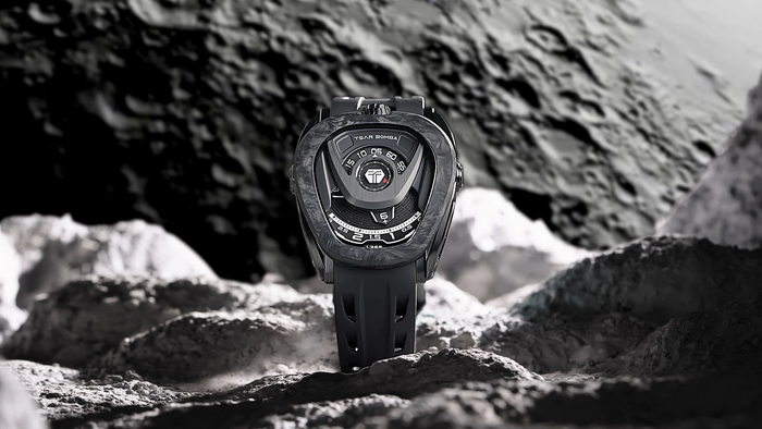 リアクター / カーボン製・機械式（自動巻）/ ¥151,800（税込）