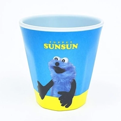 今にも飛び出してきそうなリアルさ！パペットスンスンのコップ