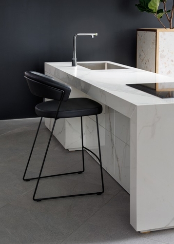 チェア：Calligaris NEW YORK