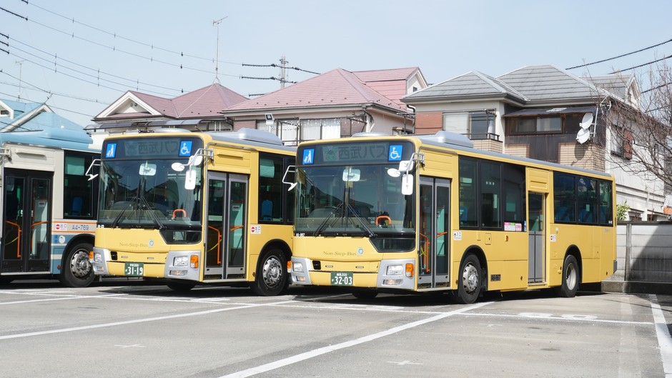 きいろいバス(2両)