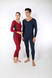 婦人紳士共に、インナー、タイツ各8,000円(税抜)