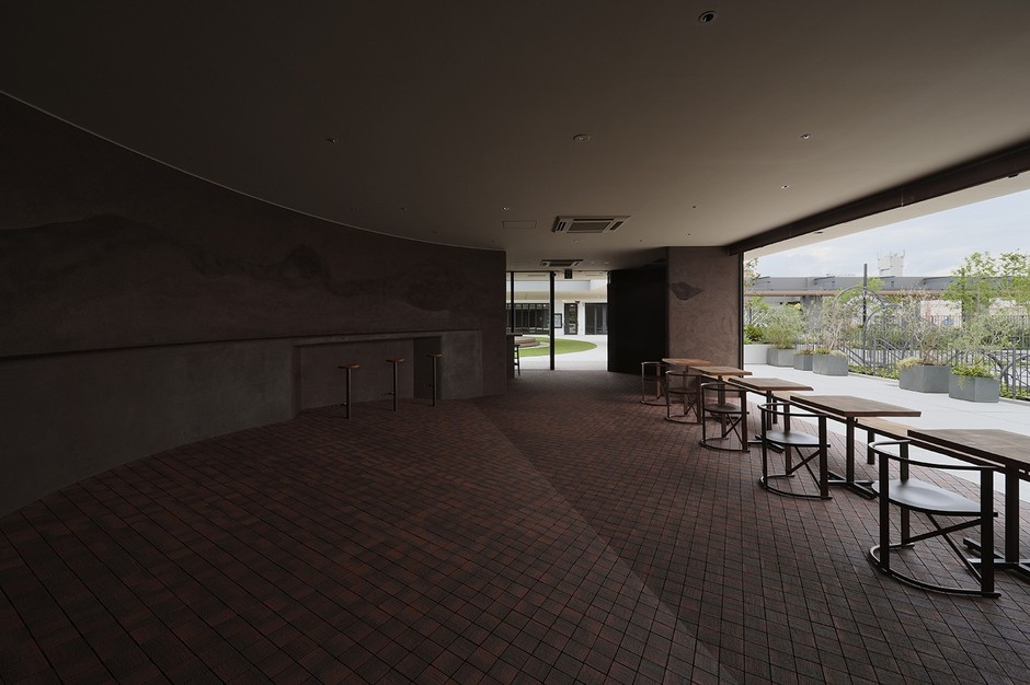 Architect: ANONIMAL design community / STUDIO MOUN Construction: Matsuya Seisakusho Ltd. Lighting Design: Yu light Furniture Styling: Acht Photo: Kouichi Torimura
