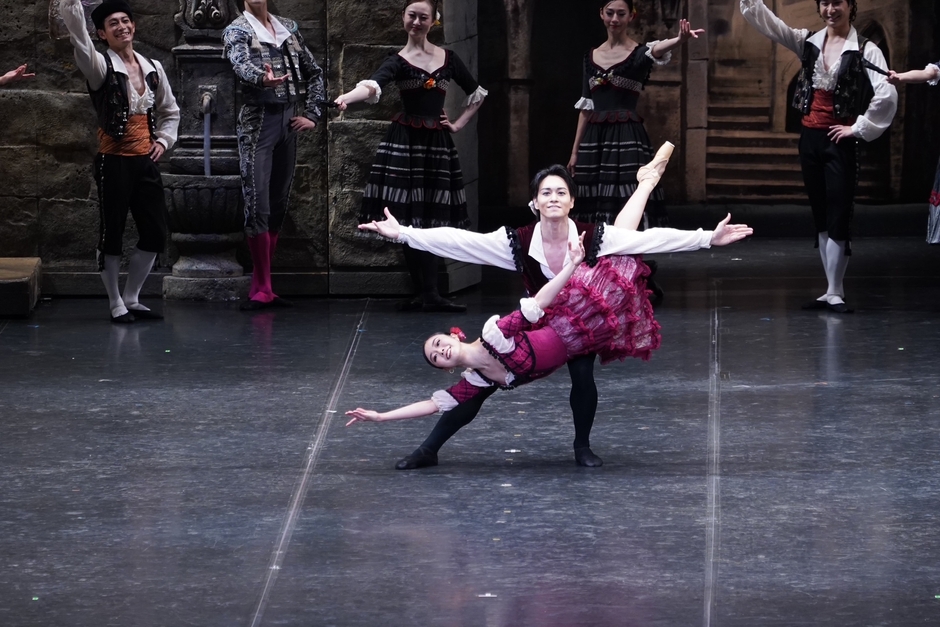 加瀬栞／山本雅也(C)K-BALLET TOKYO