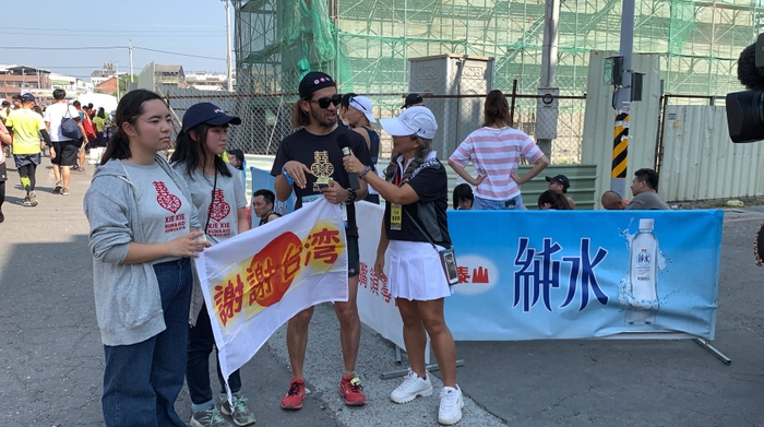 盛岡第一高等学校：現地テレビ局から取材を受けている様子