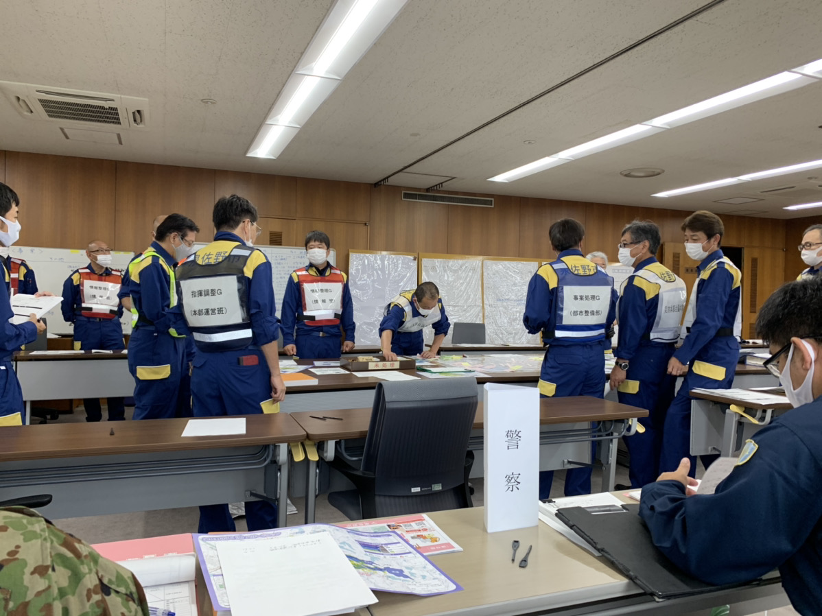 EDAC、大阪府泉佐野市の災害対策本部訓練に協力。ドローン・スマートフォン・映像伝送システムを活用し、リモートによる “新しい防災訓練”を実施