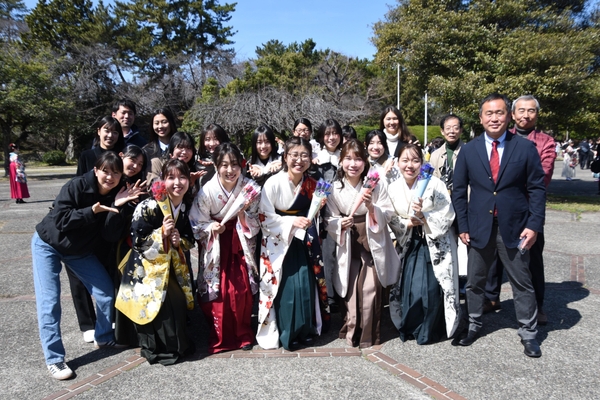 女子駅伝部もそろって記念撮影