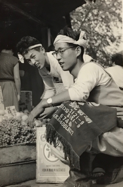 創業者である根津春行（写真右）