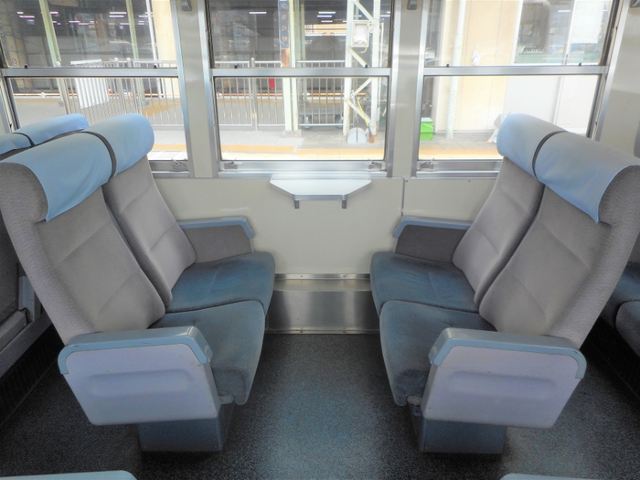 旧塗色6000系6003号編成車内 イメージ