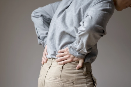 大正健康ナビ、11/26新着情報　 ぎっくり腰と同じ？それとも違う？「腰椎椎間板ヘルニア」を公開！