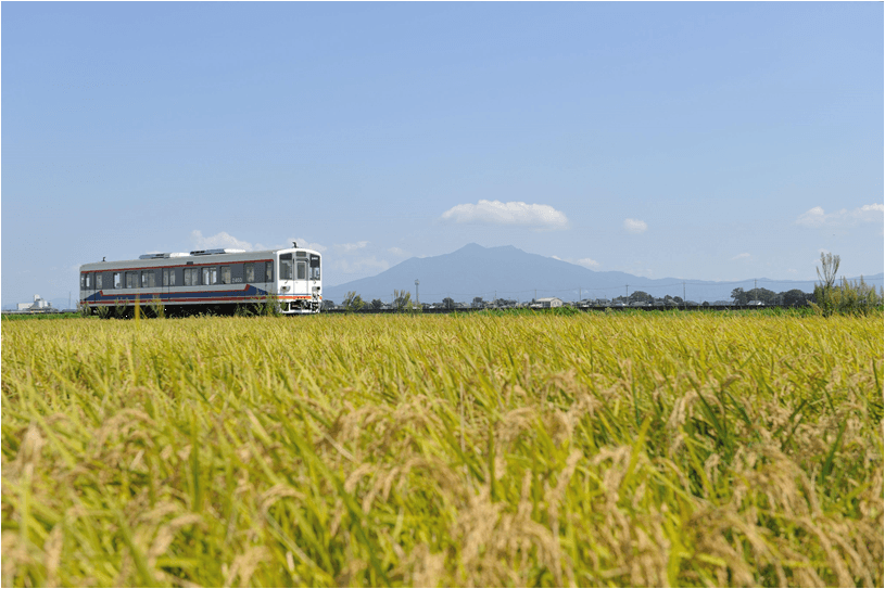 下妻市の田園を走る関東鉄道常総線