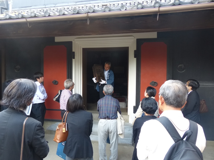 昨年度の見学会の様子2