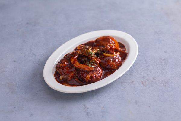 4種キノコとデミグラスソースのハンバーグ煮込み