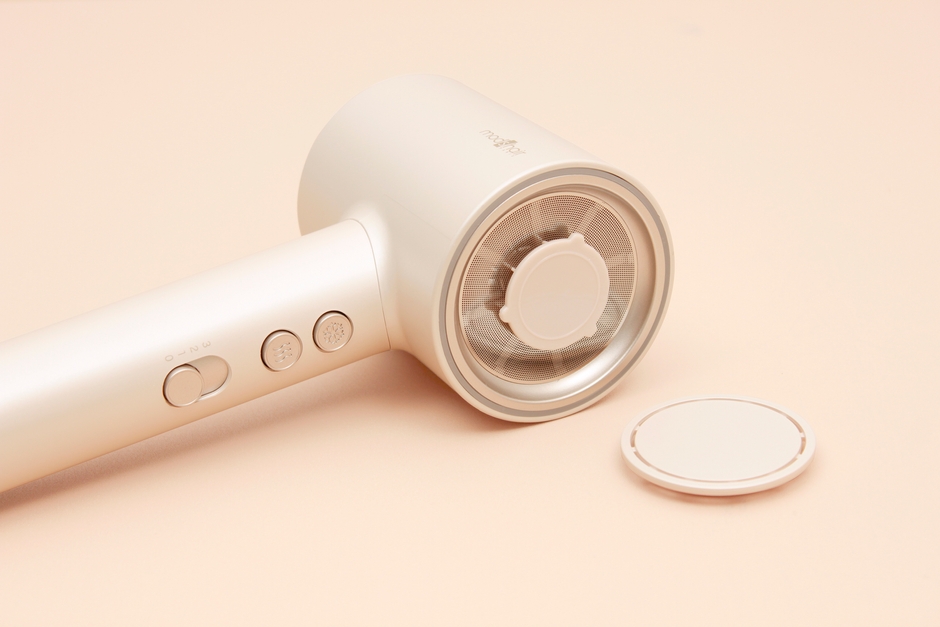 お手入れのしやすいフィルターカバー付き