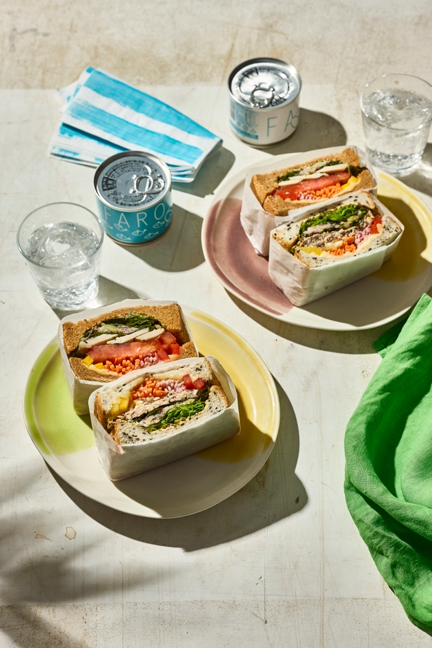 器：【美濃焼】/　パン：代々木【FARO】