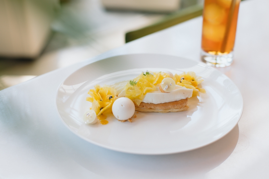 「東京エディション虎ノ門 Lobby Bar」「サントノーレ アナナス」デセール　1,800円