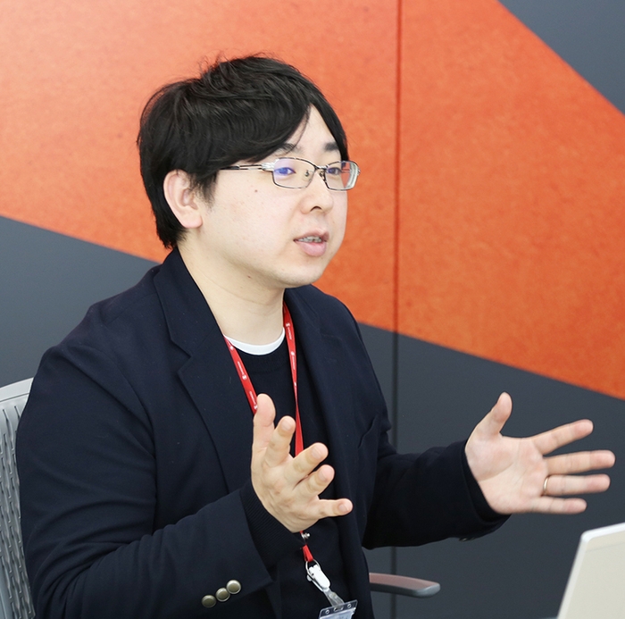 調達戦略グループ　井上様