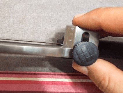 ミリ単位で目盛りを合わせる