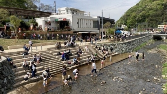 （写真：八王子市まちなみ整備部公園課撮影）