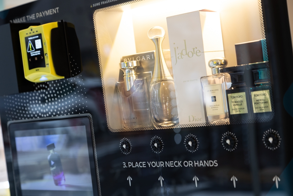 香水自販機1