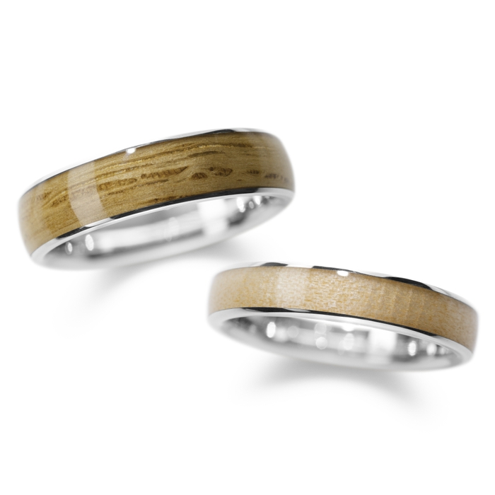 アファンの森のコナラ:マザーツリー(左)とウリハダカエデ(右)の指輪