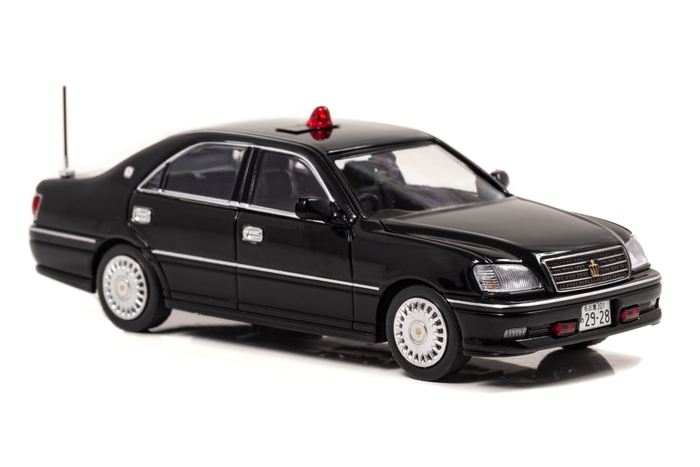 1/43 トヨタ クラウン 2004 愛知県警察交通部交通機動隊車両(覆面 黒)：右前