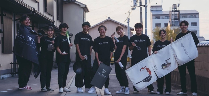 「すするか、すすらんか。」のメンバー