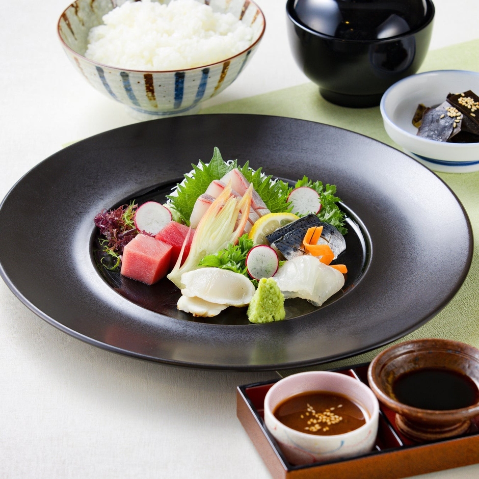 和ハーブと秘伝のたれで味わう刺身膳