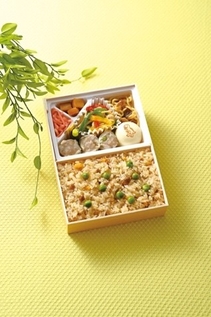 ヨコハマ恐竜展2026 炒飯弁当