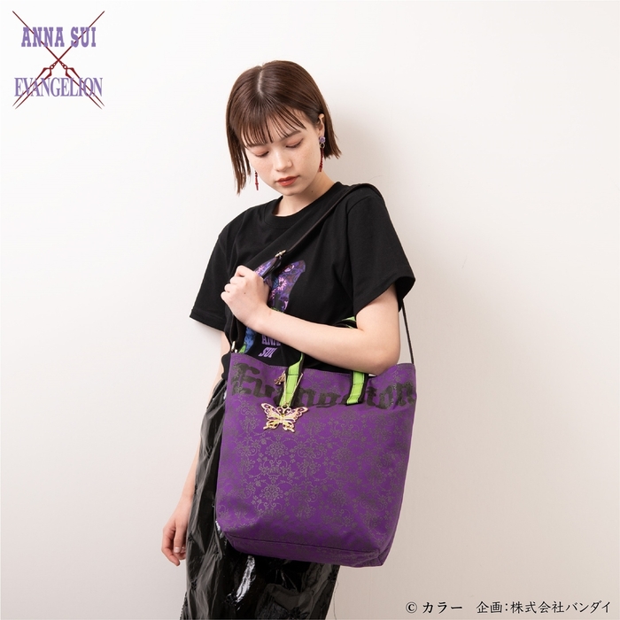 エヴァンゲリオン×ANNA SUI バッグ(使用イメージ)