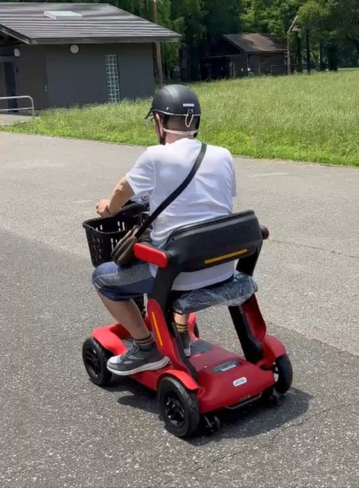 ライパットS3 電動シニアカー 乗車イメージ