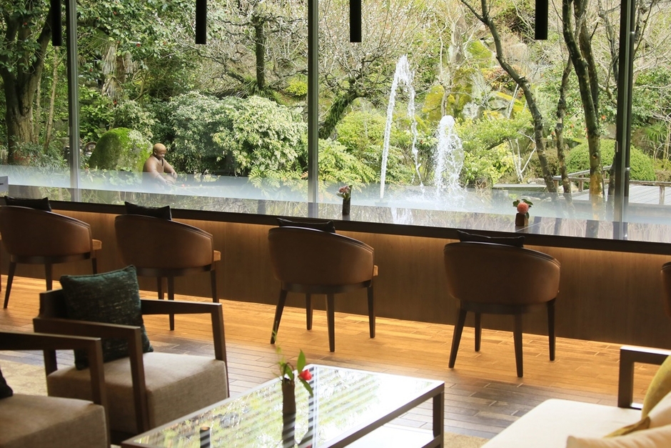 四季の移ろいを愉しむ＜ロビーラウンジ＞