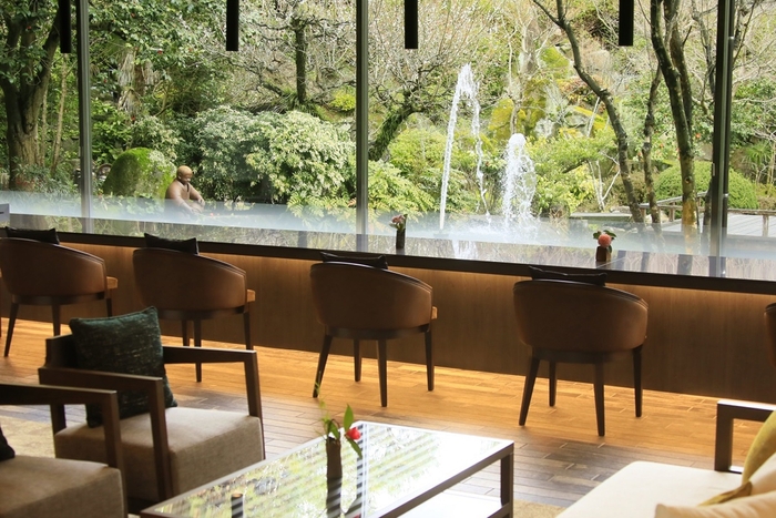 四季の移ろいを愉しむ＜ロビーラウンジ＞